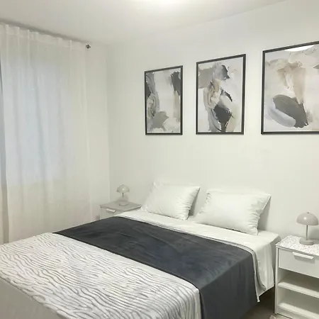 Urbanvista Apartment